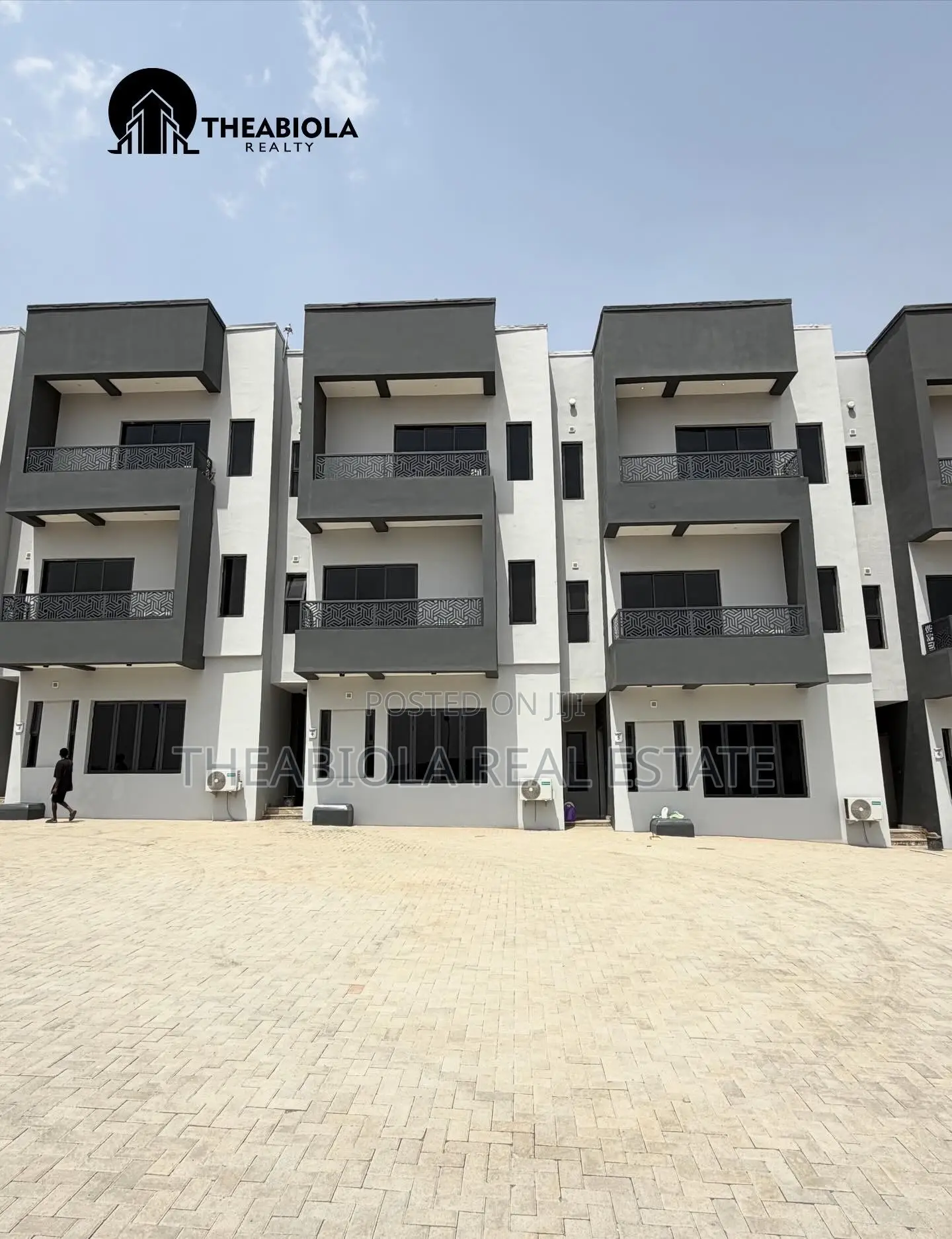 5bdrm Townhouse/Terrace in Guzape, Abuja for sale in Guzape District