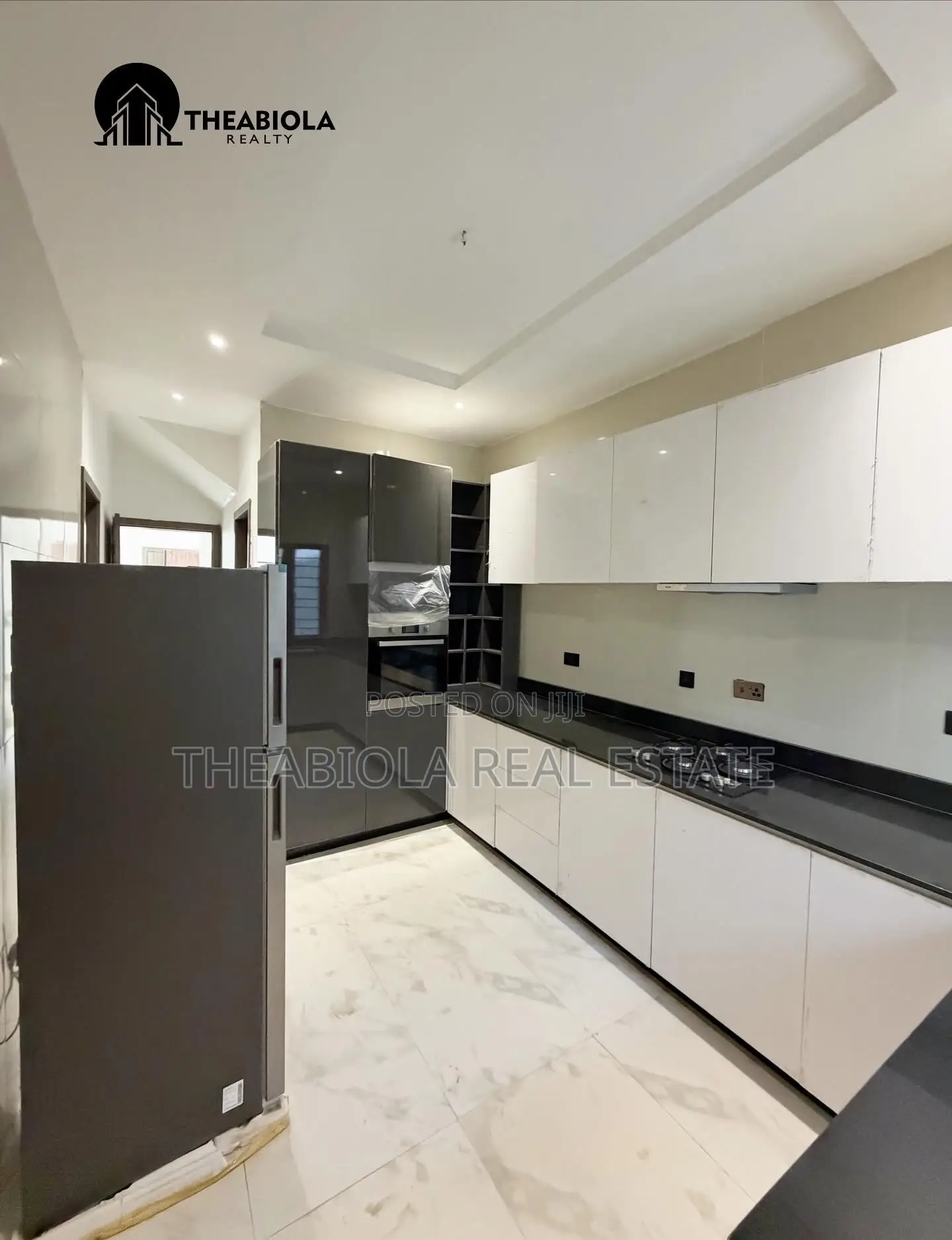 5bdrm Townhouse/Terrace in Guzape, Abuja for sale in Guzape District