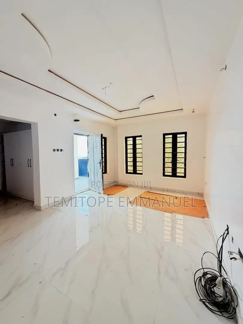 Furnished 4bdrm Duplex in Agege for sale in Agege