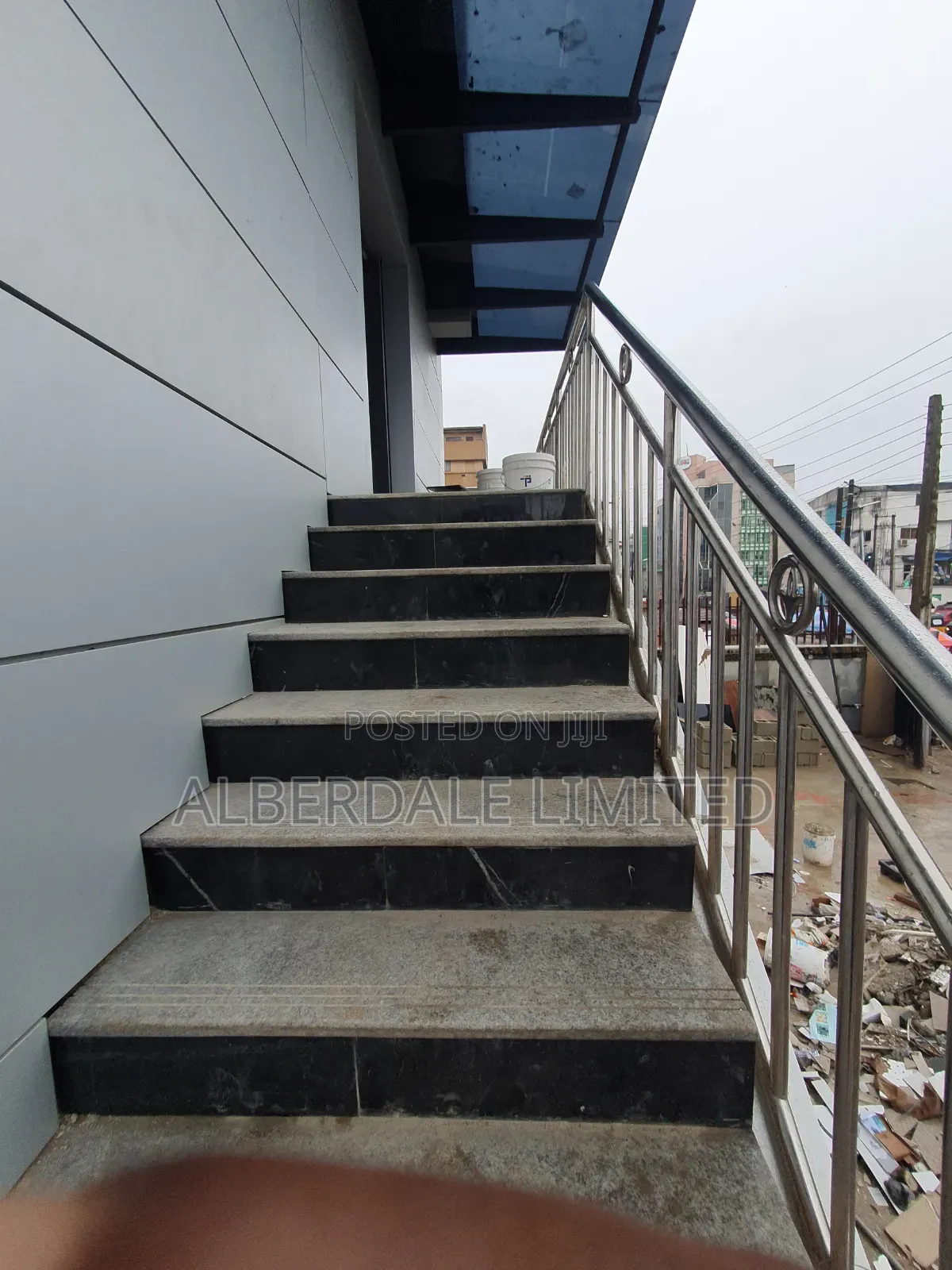 Commercial Building With 7 Floors in Allen Avenue