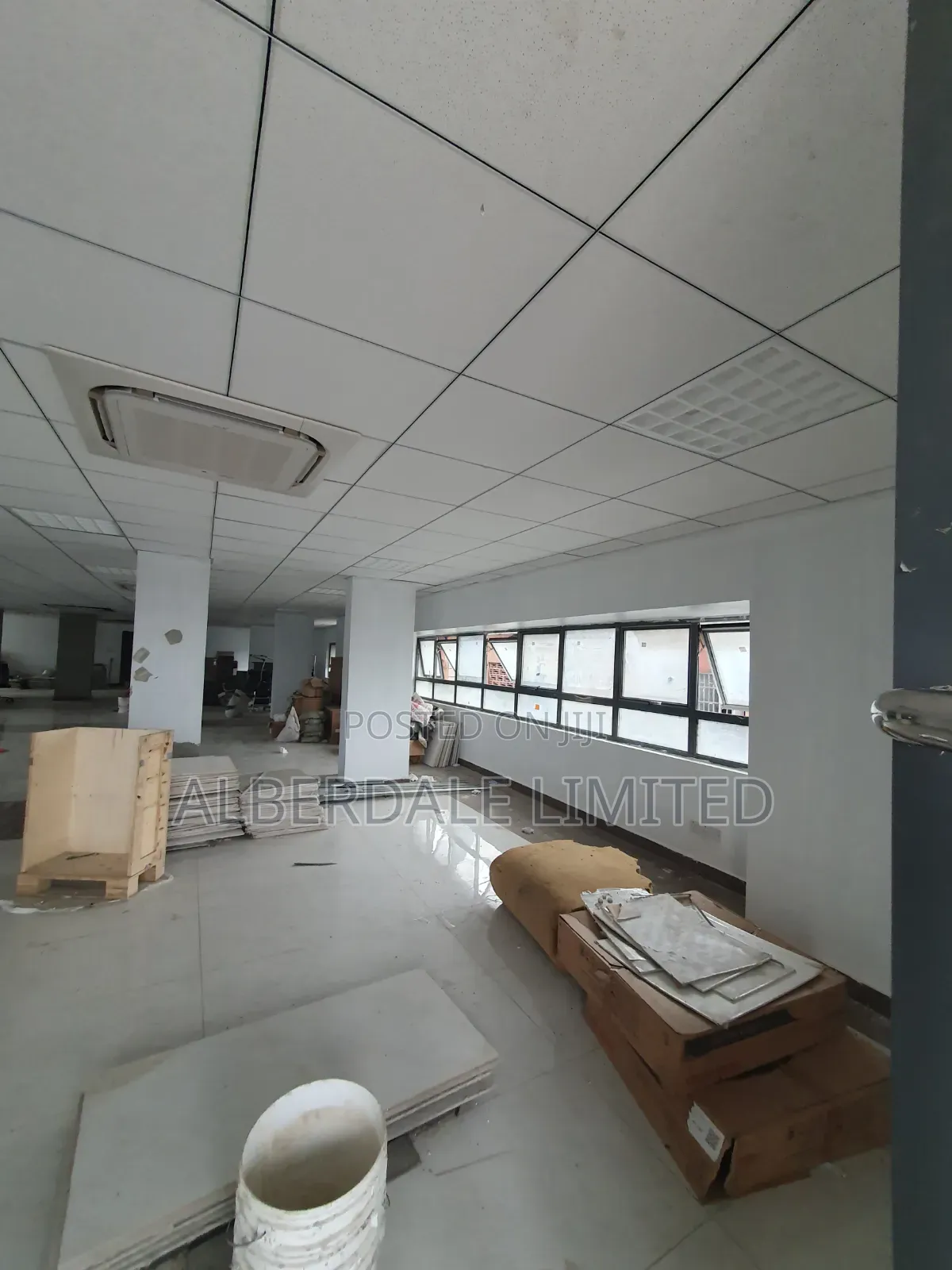 Commercial Building With 7 Floors in Allen Avenue
