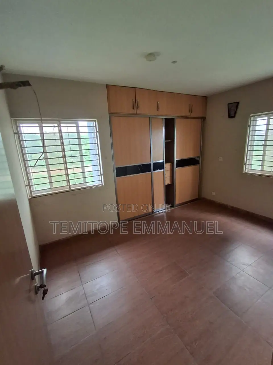 Furnished 3bdrm Apartment in Ipaja for sale in Ipaja