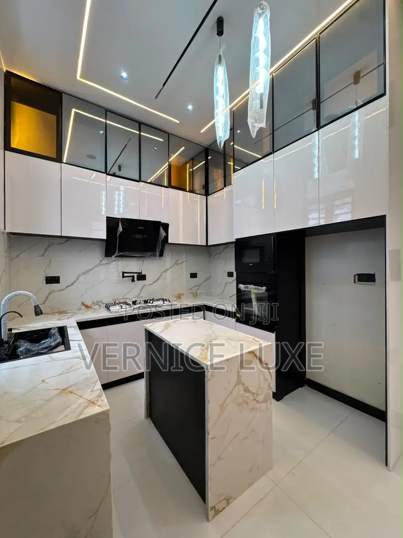 4bdrm Duplex in Ikota for sale in Ikota