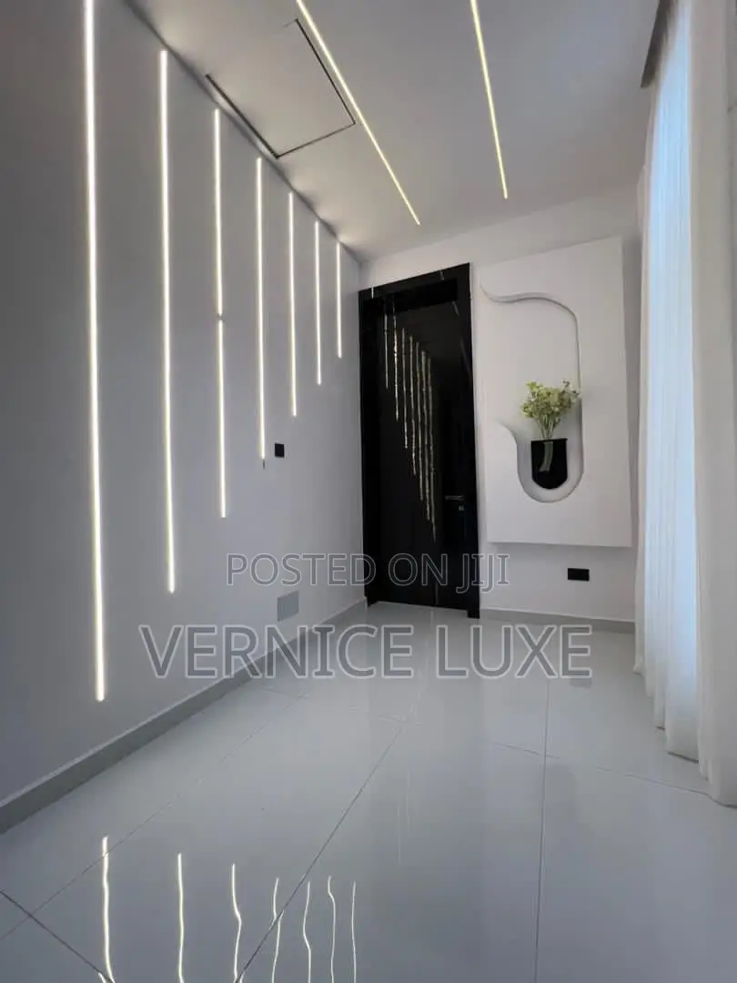 5bdrm Duplex in Ikota for sale in Ikota
