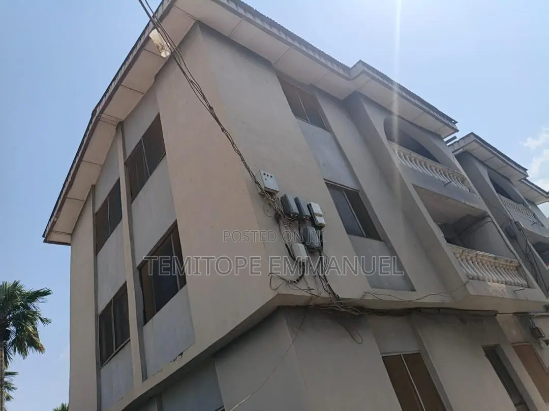 20bdrm Block of Flats in Egbeda for sale in Egbeda