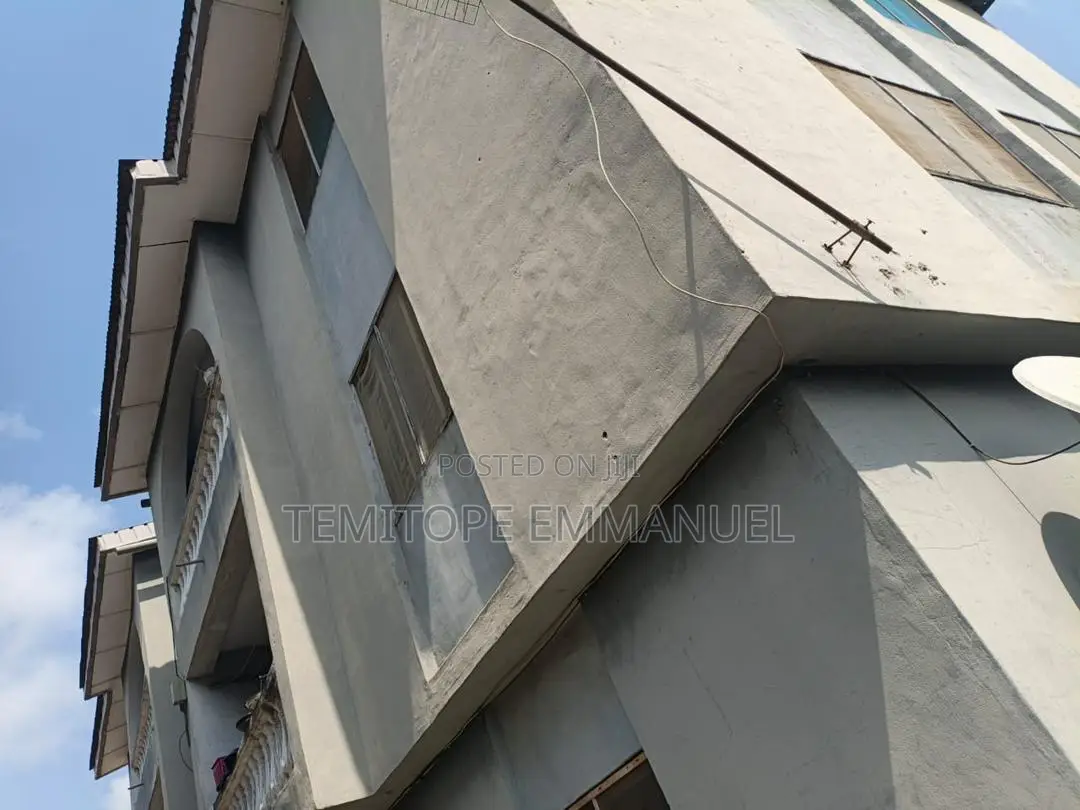 20bdrm Block of Flats in Egbeda for sale in Egbeda