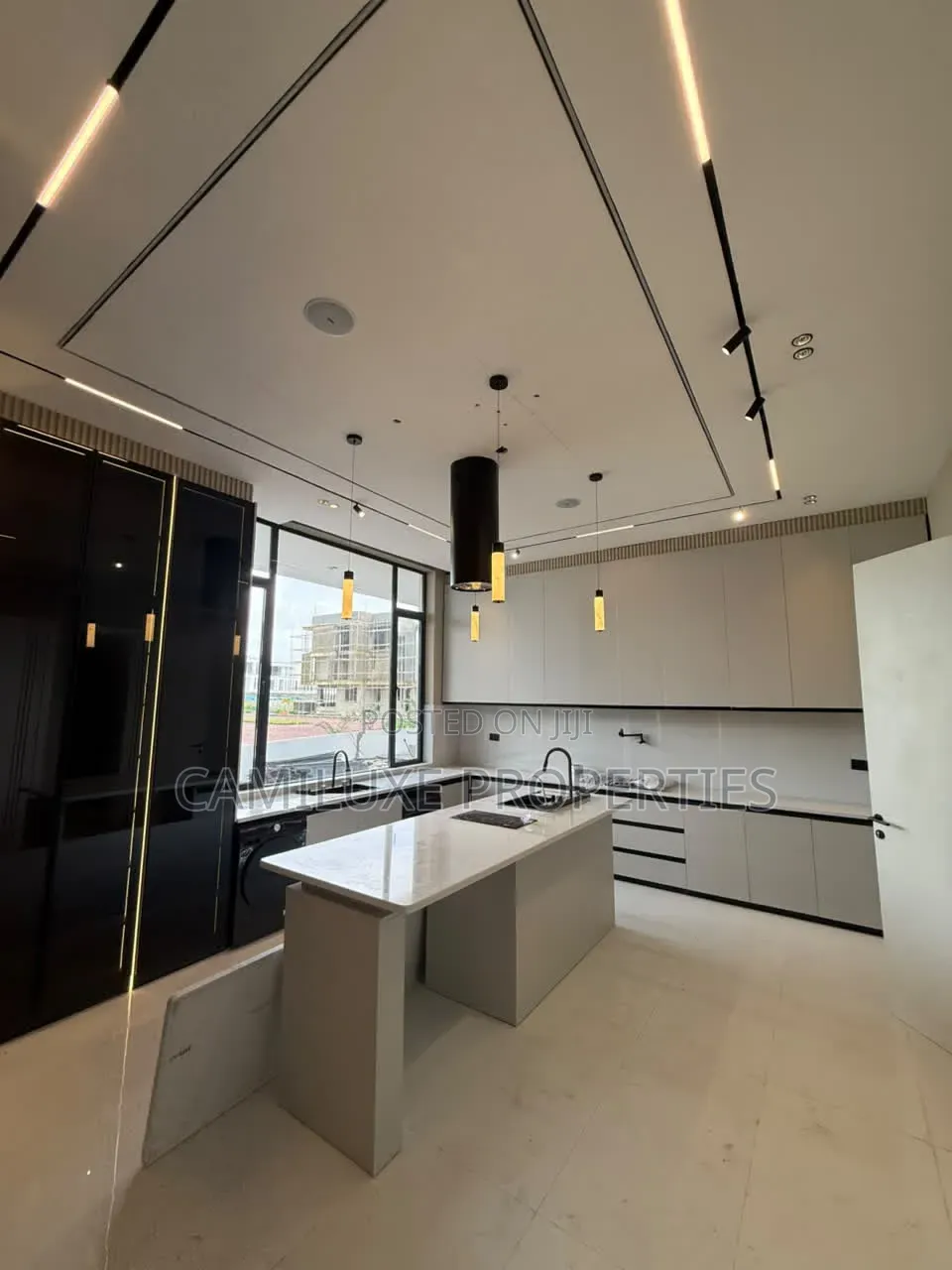 6bdrm Duplex in Osapa, Lekki Phase 1 for sale in Lekki Phase 1
