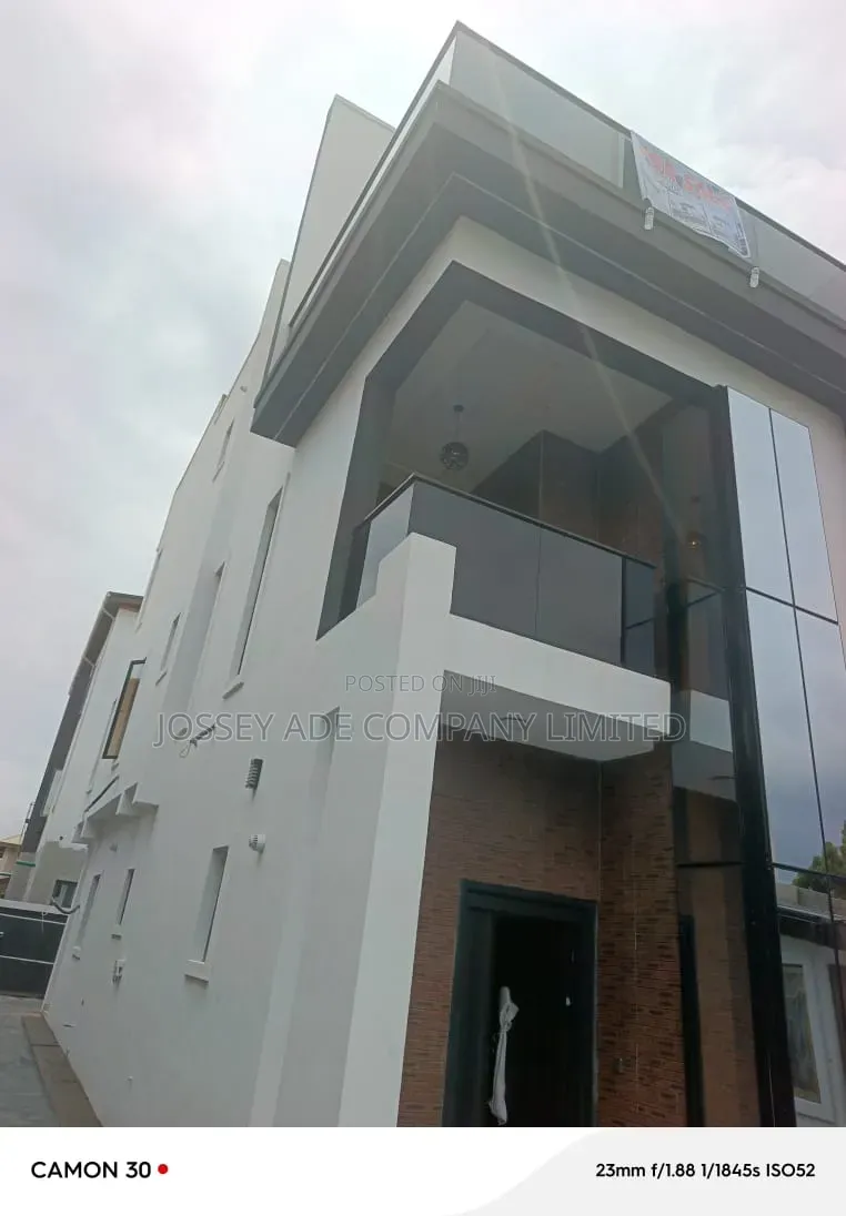 Furnished 5bdrm Duplex in GRA Phase 1 for sale in GRA Phase 1