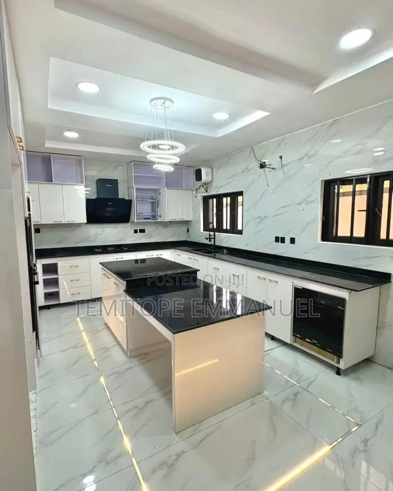 Furnished 6bdrm Duplex in Lekki for rent in Lekki