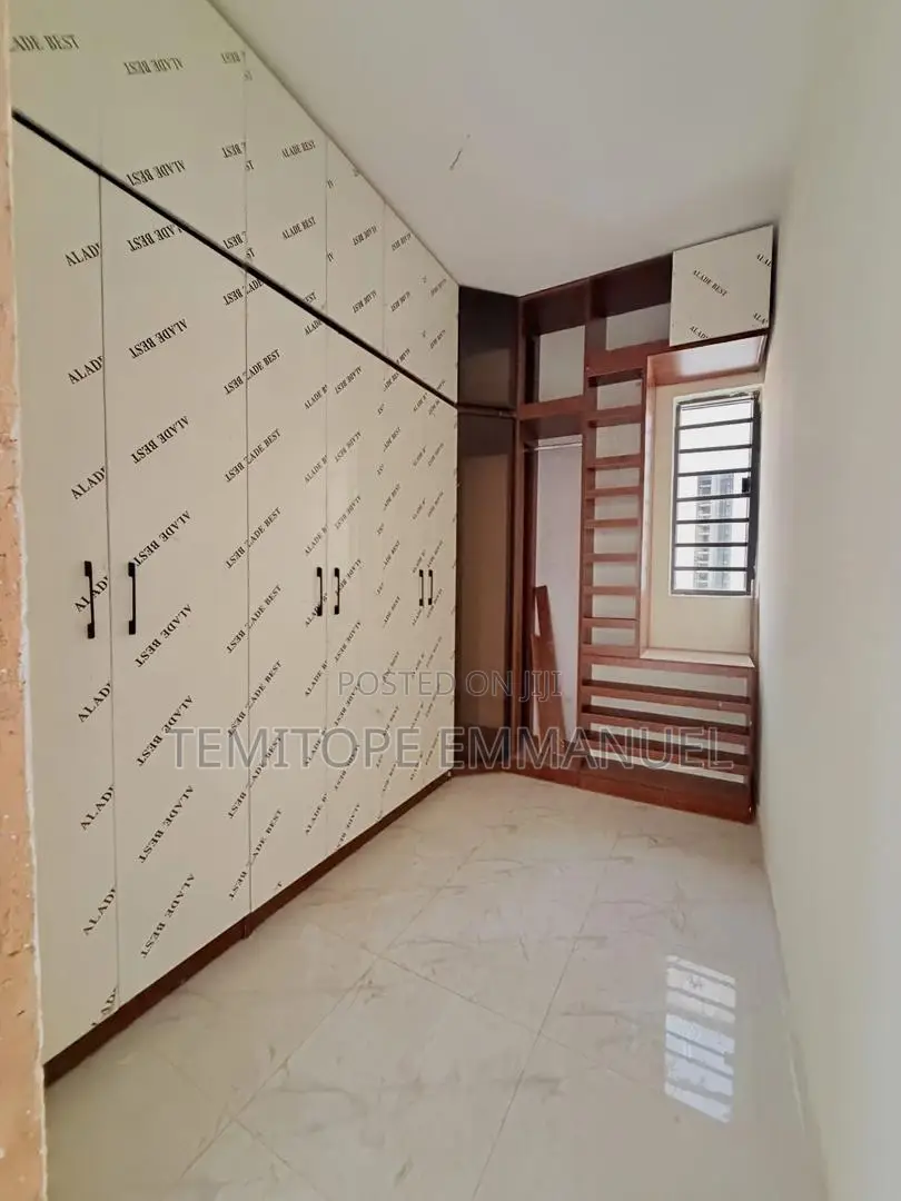 Furnished 5bdrm Duplex in Omole Phase 1 for sale in Omole Phase 1