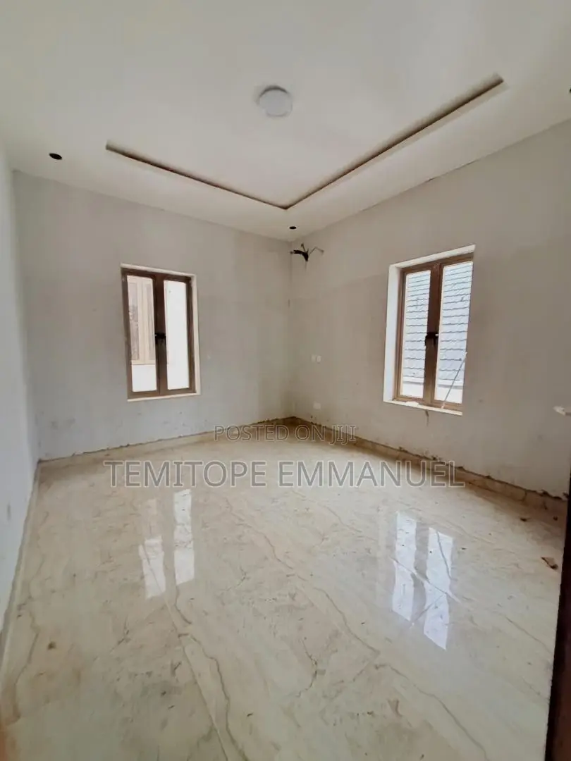 Furnished 5bdrm Duplex in GRA Phase 2 Shangisha for sale in GRA Phase 2 Shangisha