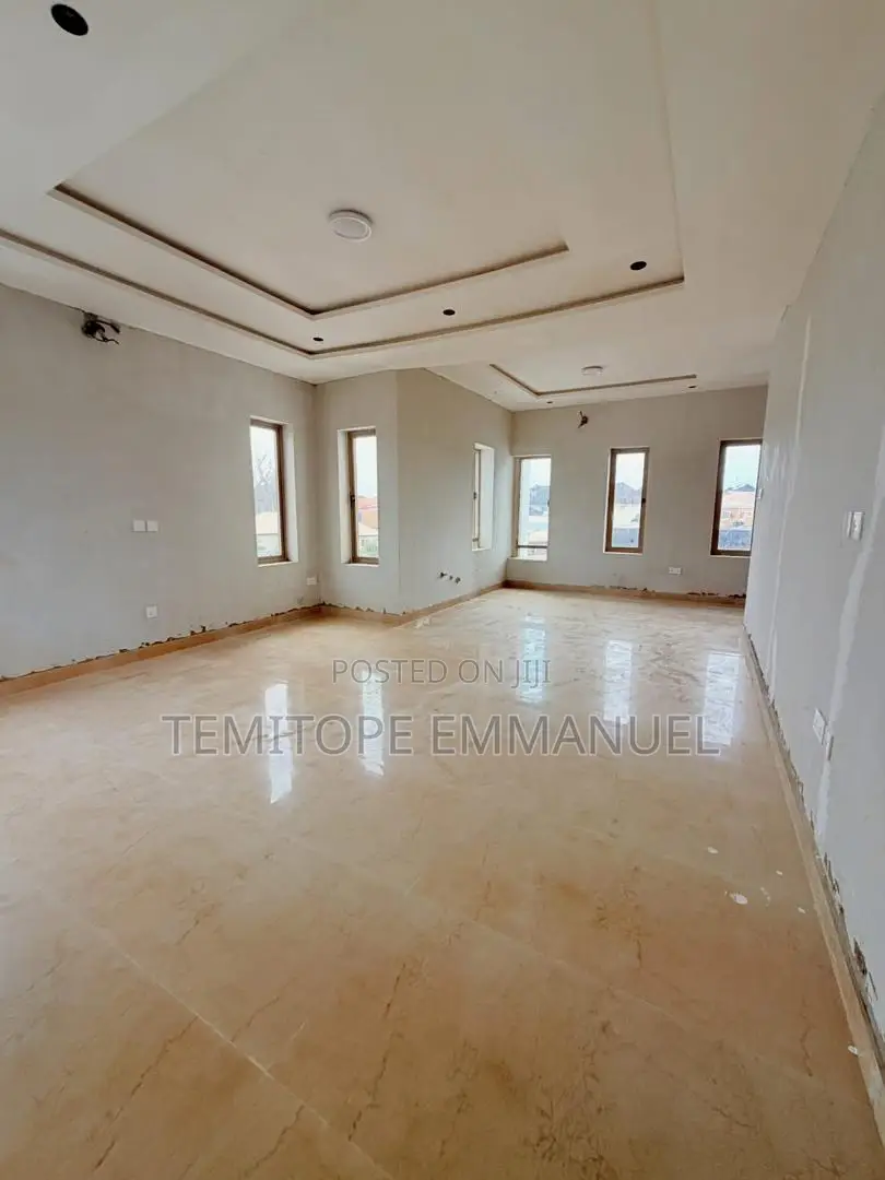 Furnished 5bdrm Duplex in GRA Phase 2 Shangisha for sale in GRA Phase 2 Shangisha