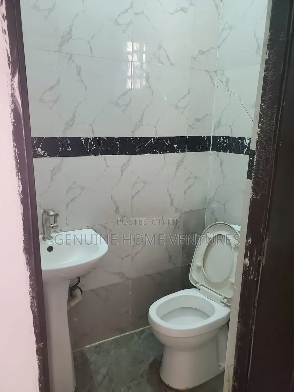 Furnished 3bdrm Duplex in Ikota for sale in Ikota