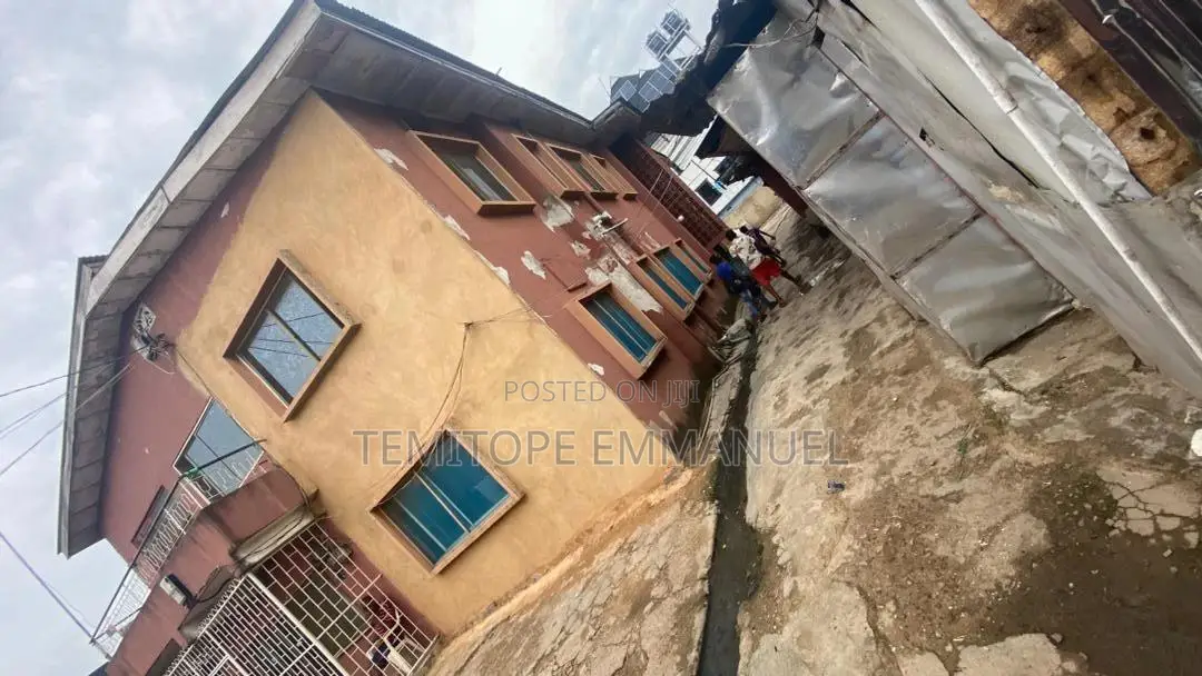 A Property Comprises of Flats in Shogunle