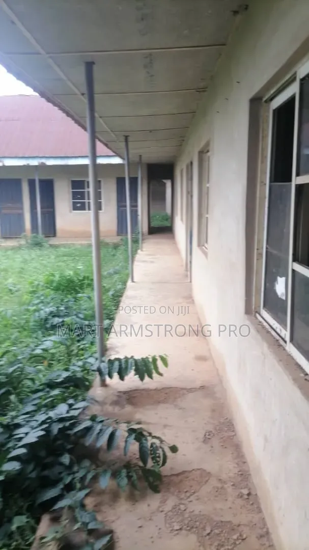 A Good Located School With Big Compound in Gberigbe
