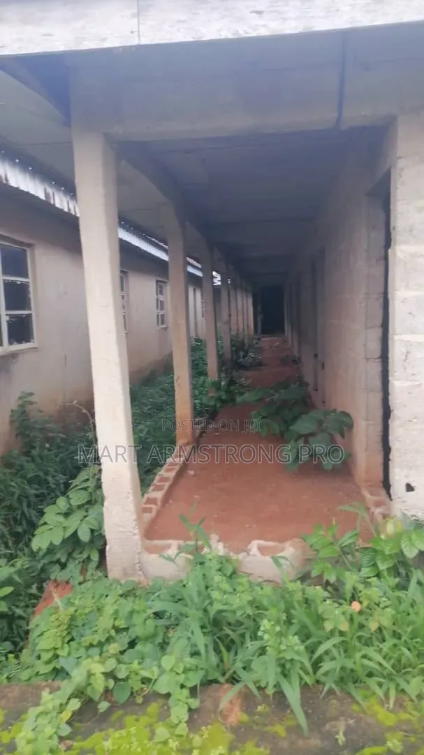 A Good Located School With Big Compound in Gberigbe