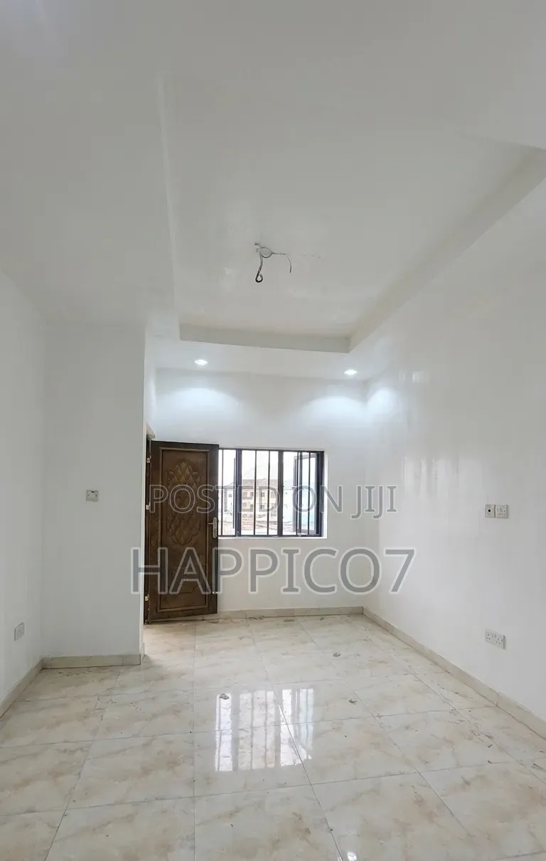 2bdrm Block of Flats in Sabo / Yaba for rent in Sabo / Yaba