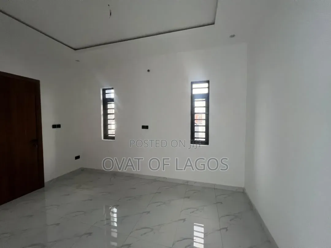 2bdrm Apartment in Lekki Scheme 2 for sale in Lekki Expressway
