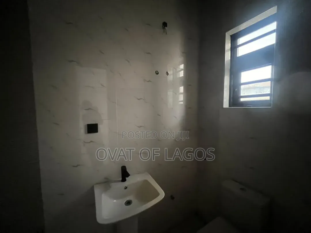 2bdrm Apartment in Lekki Scheme 2 for sale in Lekki Expressway