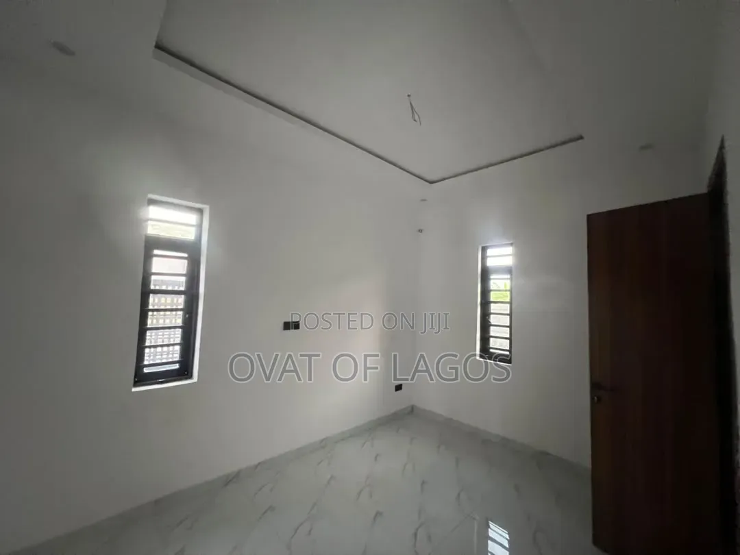 2bdrm Apartment in Lekki Scheme 2 for sale in Lekki Expressway