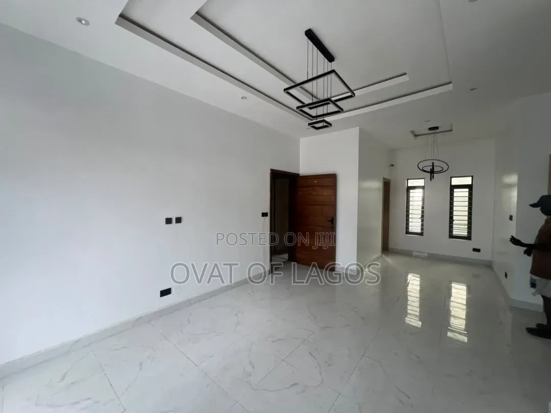 2bdrm Apartment in Lekki Scheme 2 for sale in Lekki Expressway