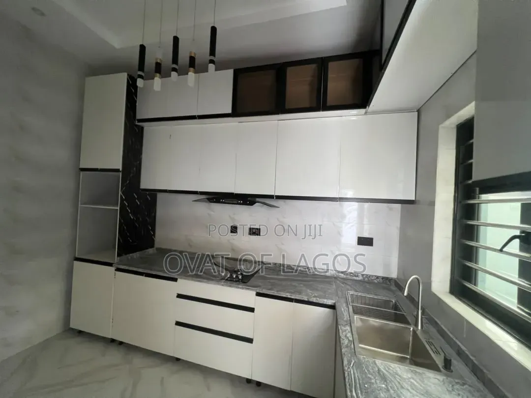 2bdrm Apartment in Lekki Scheme 2 for sale in Lekki Expressway
