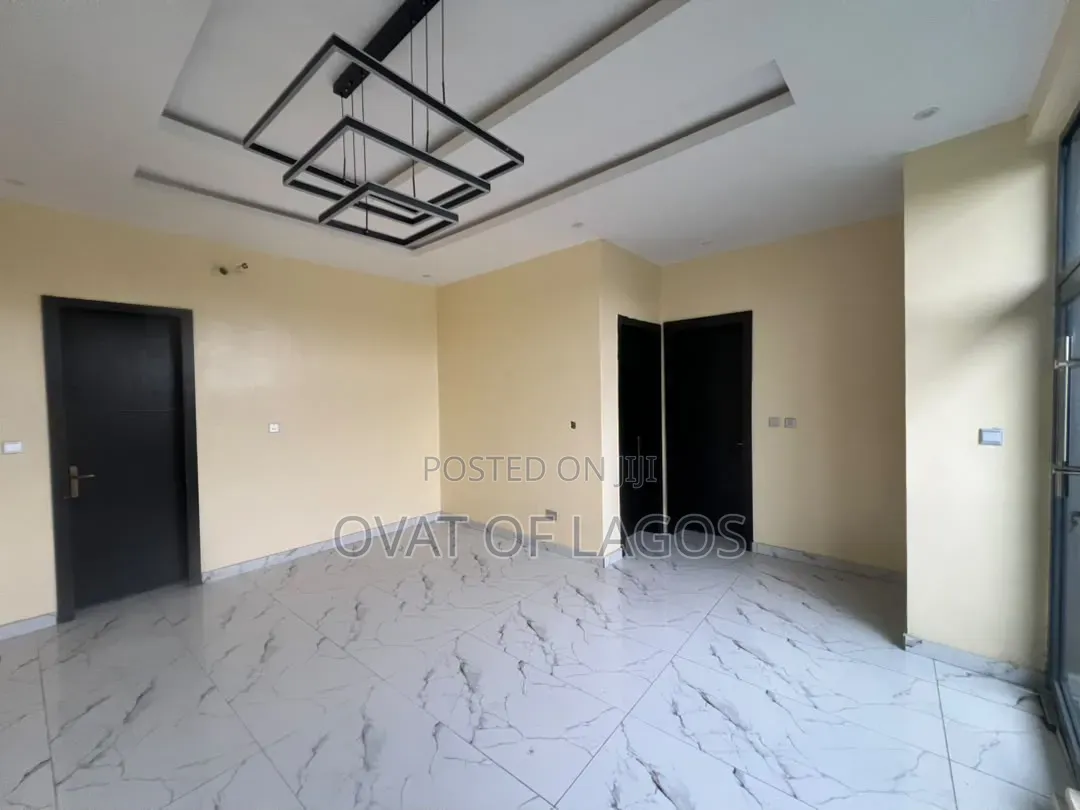 1bdrm Apartment in Lekki Scheme 2 for sale in Lekki Expressway
