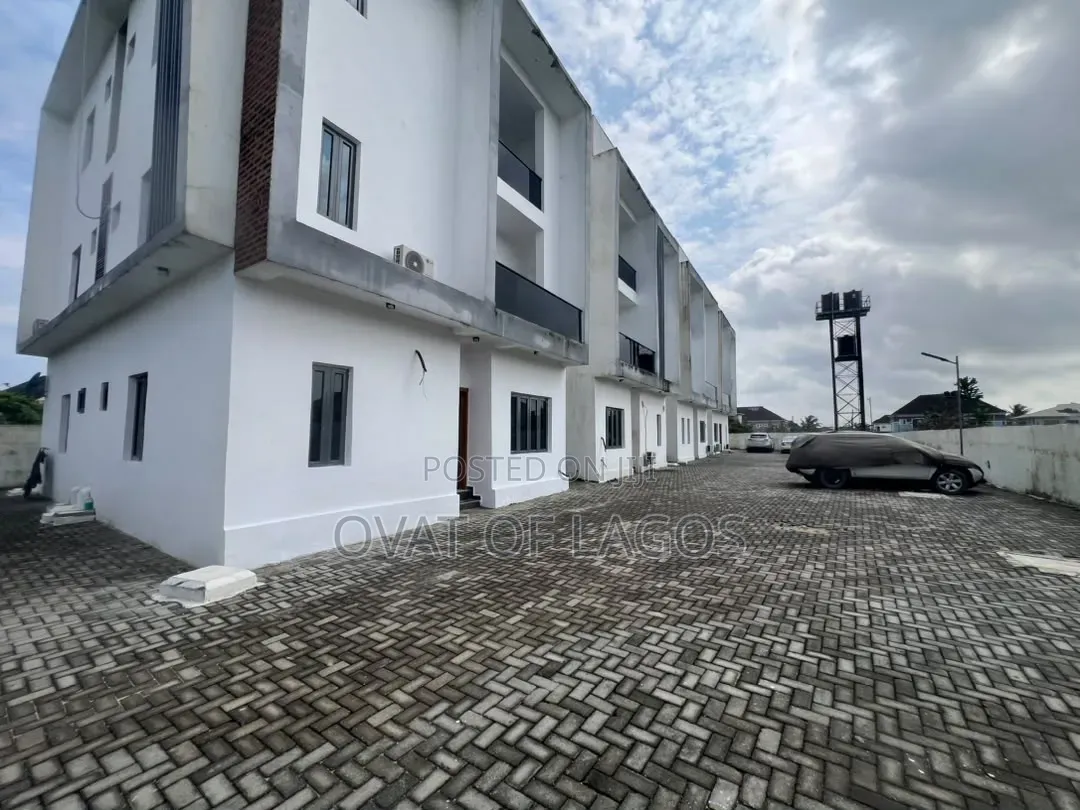 3bdrm Apartment in Lekki Scheme 2 for sale in Lekki Expressway