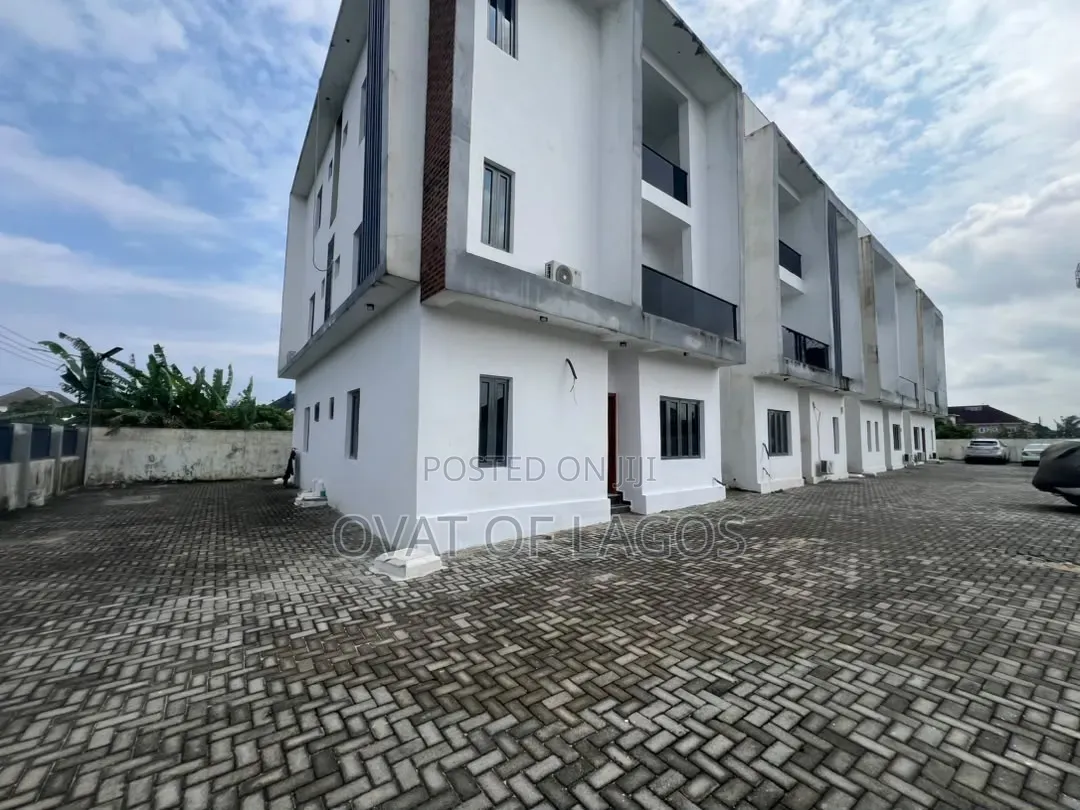 3bdrm Apartment in Lekki Scheme 2 for sale in Lekki Expressway