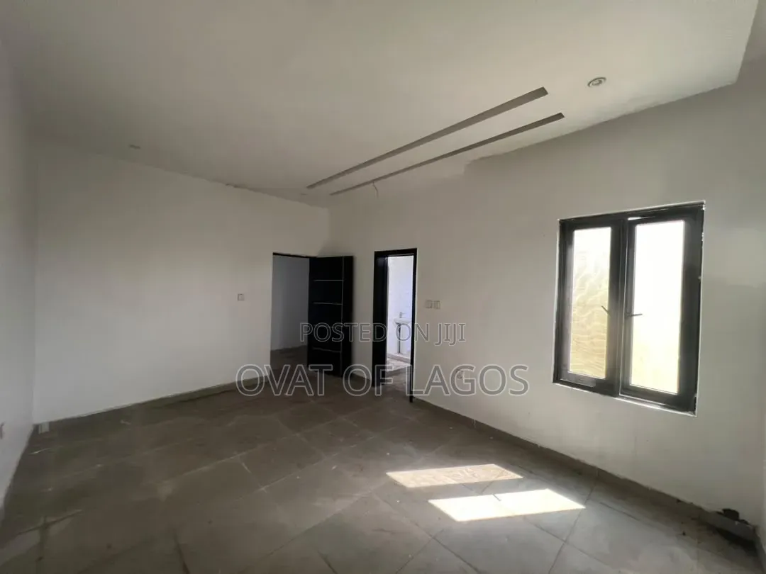 3bdrm Apartment in Lekki Scheme 2 for sale in Lekki Expressway