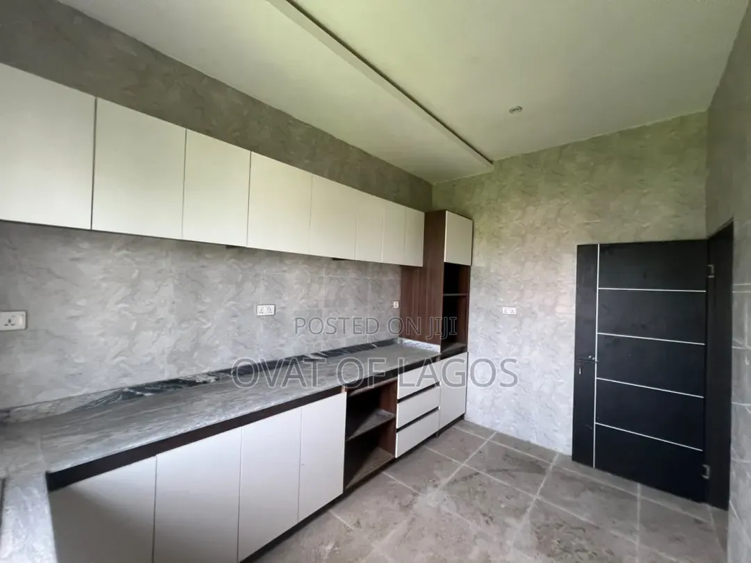 3bdrm Apartment in Lekki Scheme 2 for sale in Lekki Expressway