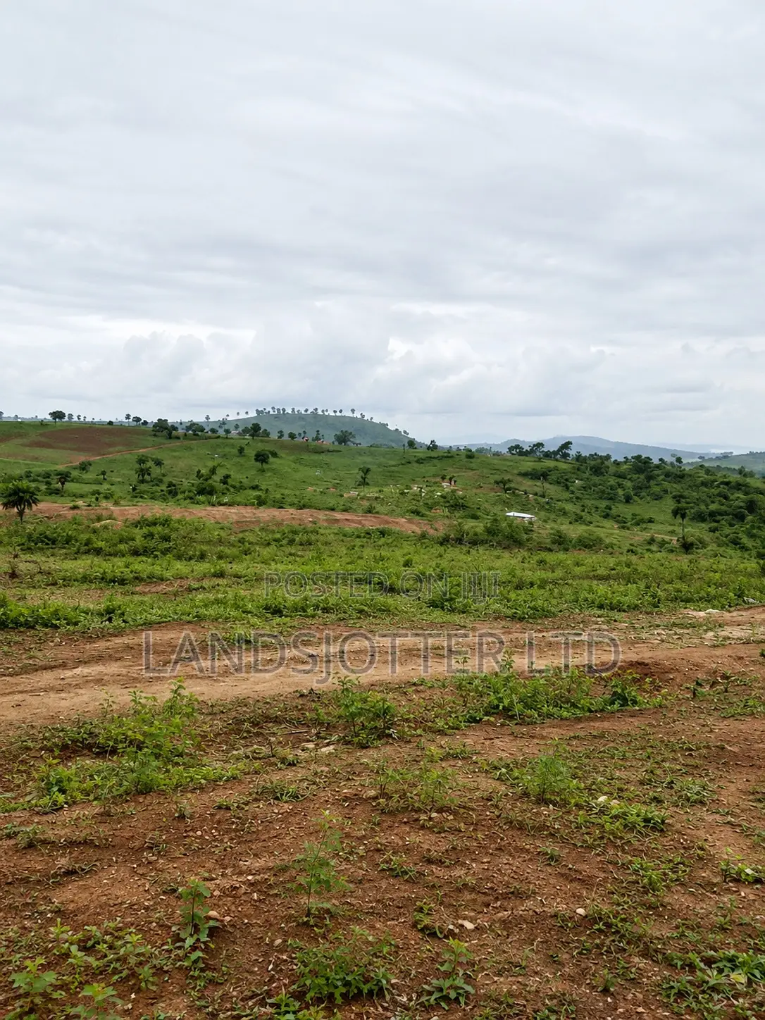 750sqm Land for 2bedrooms Blocks of Apartments HUTU ABUJA in Lugbe District