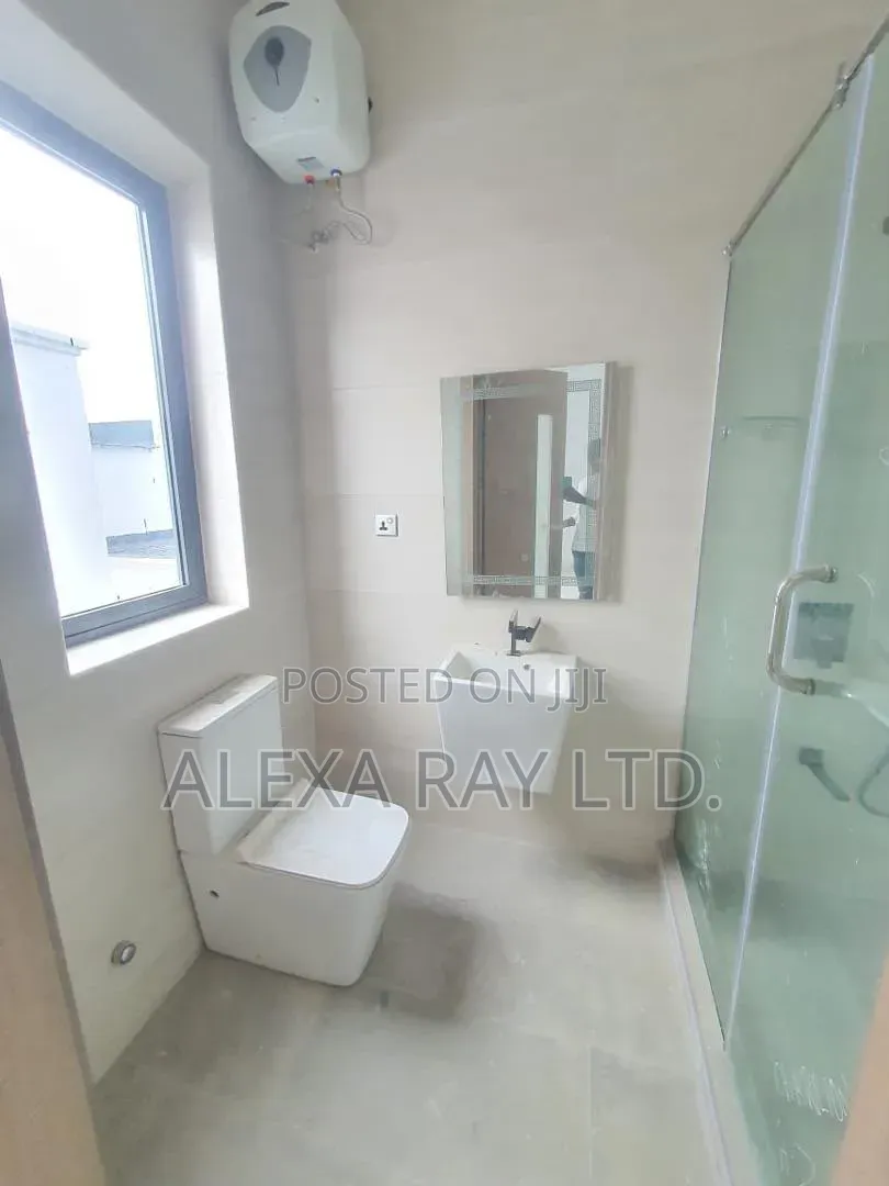 5bdrm Duplex in Ikate for rent in Ikate