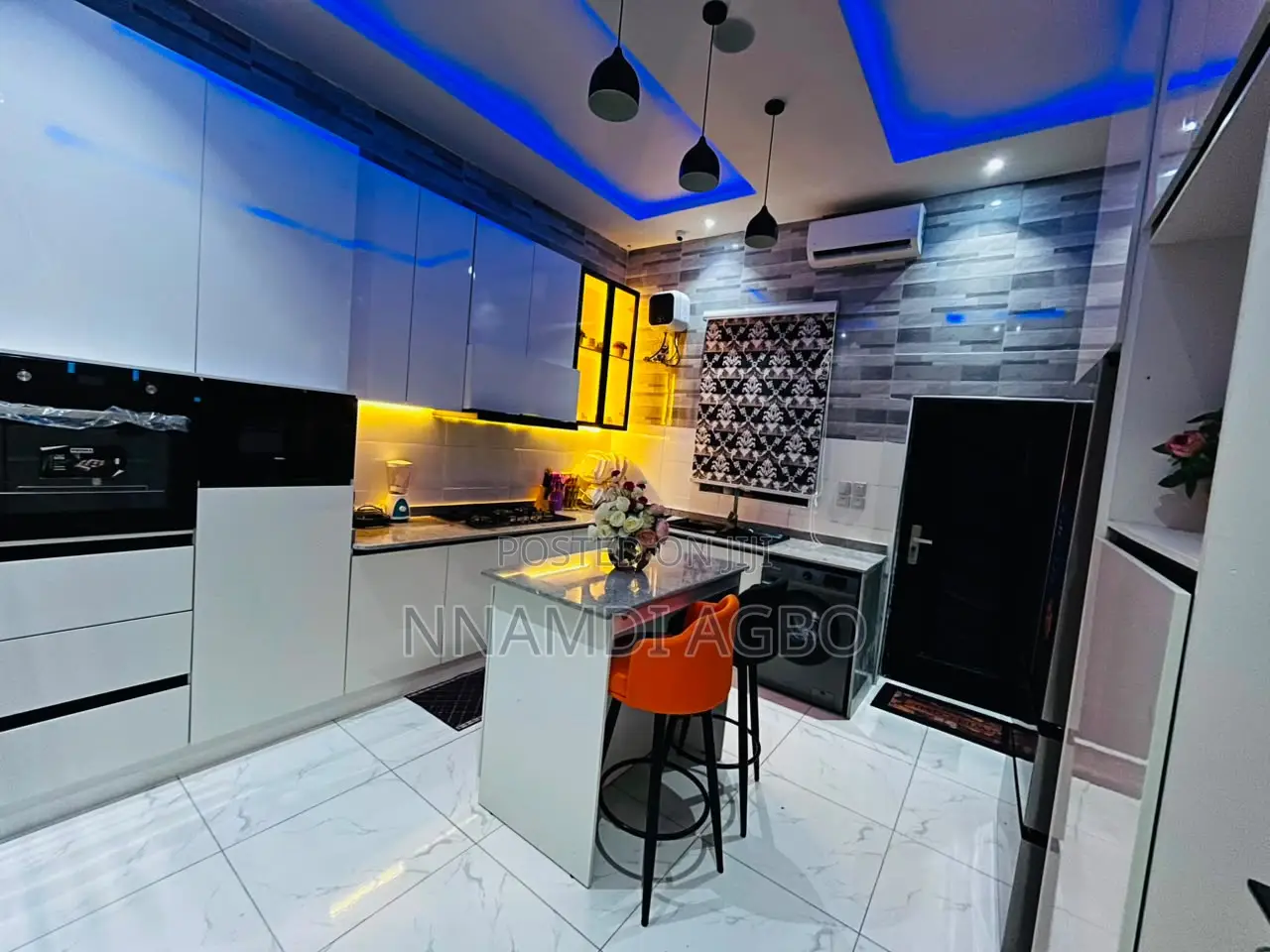 Furnished 4bdrm Duplex in Lafiaji for rent in Lafiaji