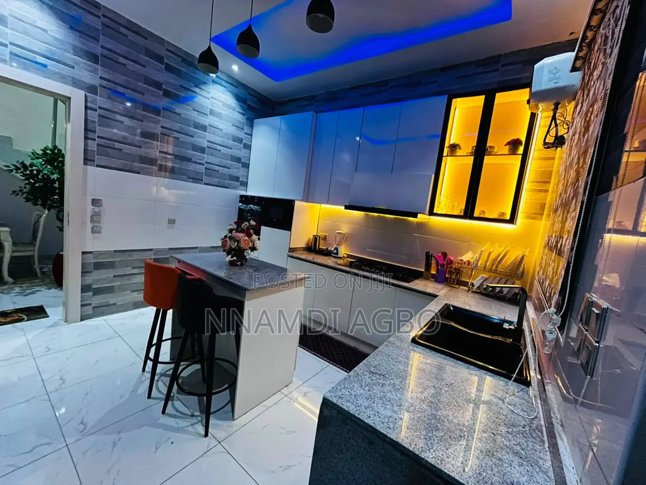 Furnished 4bdrm Duplex in Lafiaji for rent in Lafiaji