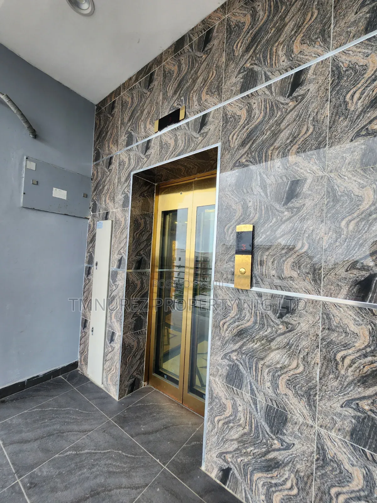 Showroom Shop for Rent in Ikota
