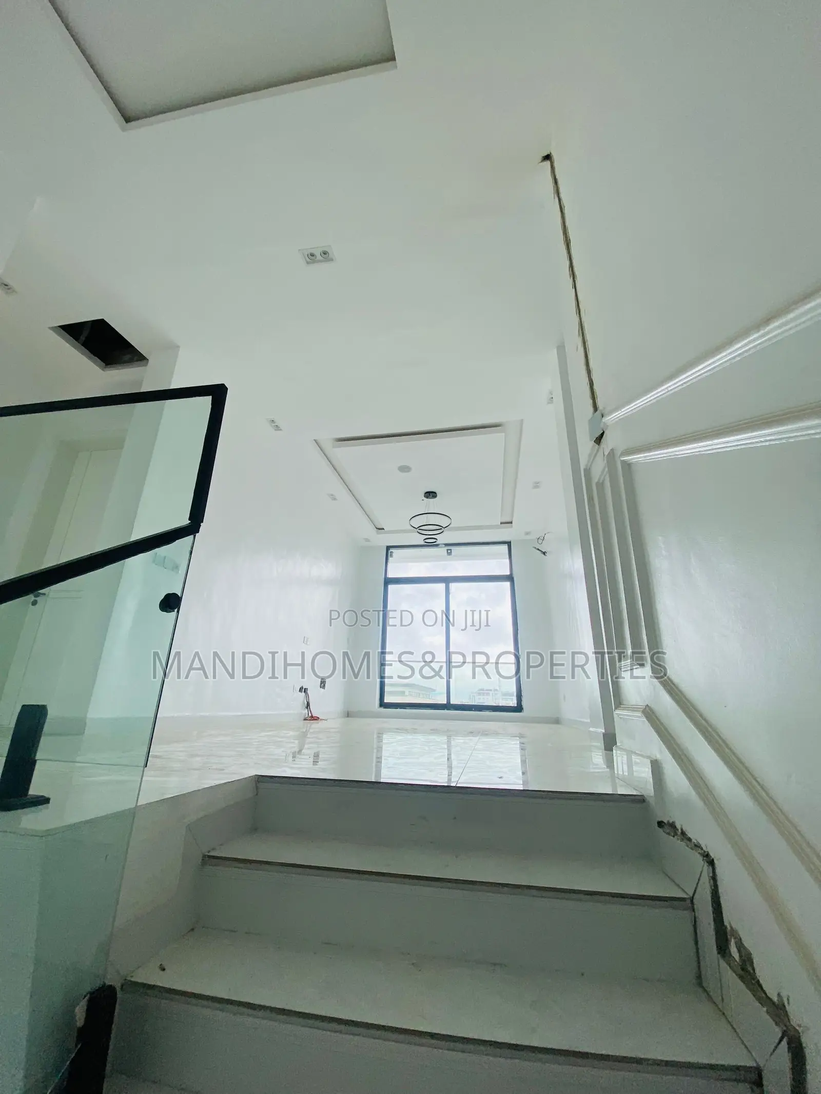 5bdrm Duplex in Royal Garden, Ajah for sale in Ajah
