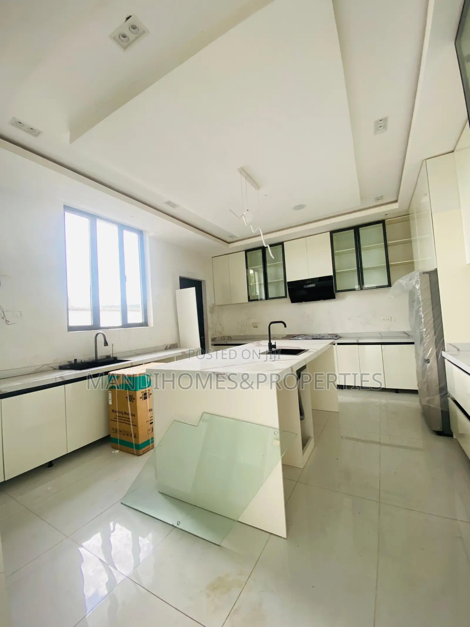 5bdrm Duplex in Royal Garden, Ajah for sale in Ajah