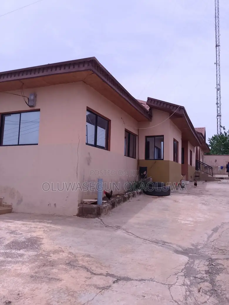 6bdrm Bungalow in Peace Land Estate, Ikorodu Garage for sale in Ikorodu Garage
