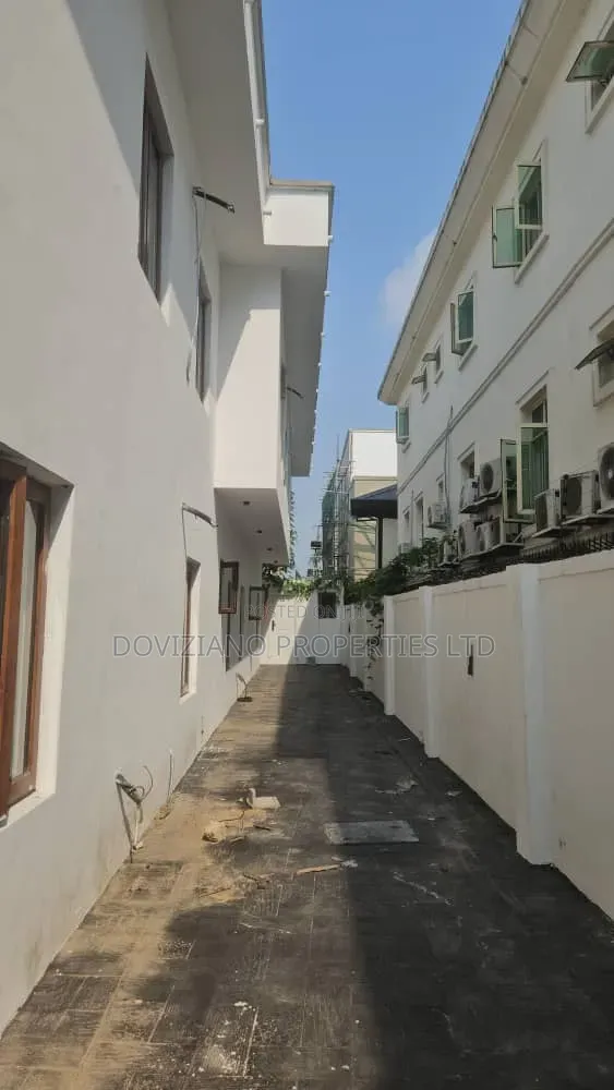 6bdrm Duplex in Ikeja GRA for sale in Ikeja GRA