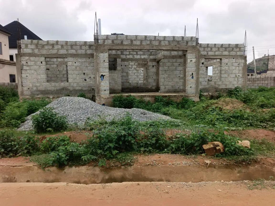 5bdrm Duplex in Seman Estate, Sabon Lugbe for sale in Sabon Lugbe