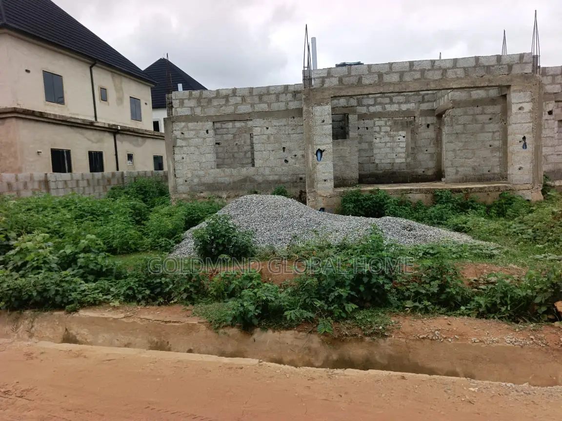 5bdrm Duplex in Seman Estate, Sabon Lugbe for sale in Sabon Lugbe
