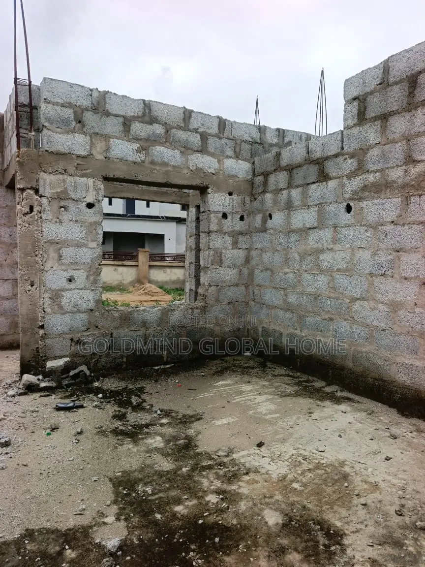 5bdrm Duplex in Seman Estate, Sabon Lugbe for sale in Sabon Lugbe