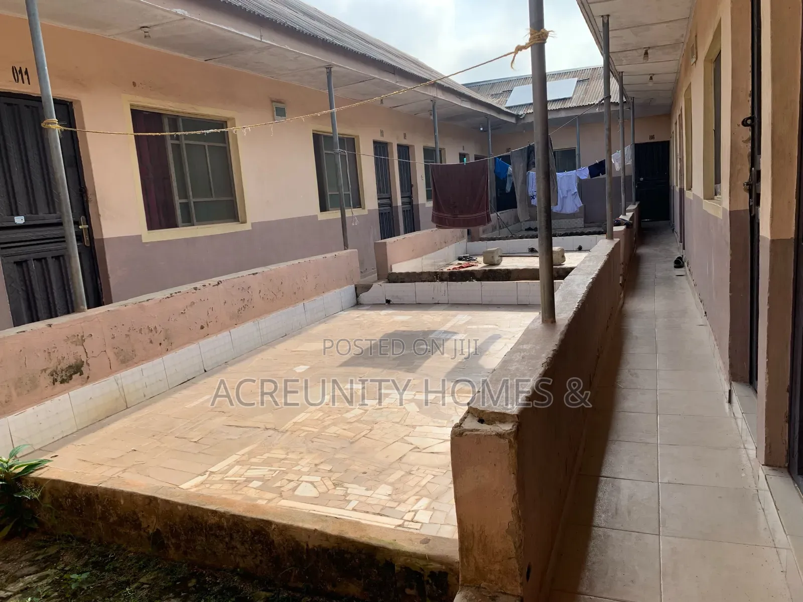12bdrm Block of Flats in Awotan , Ido Local for sale in Ido