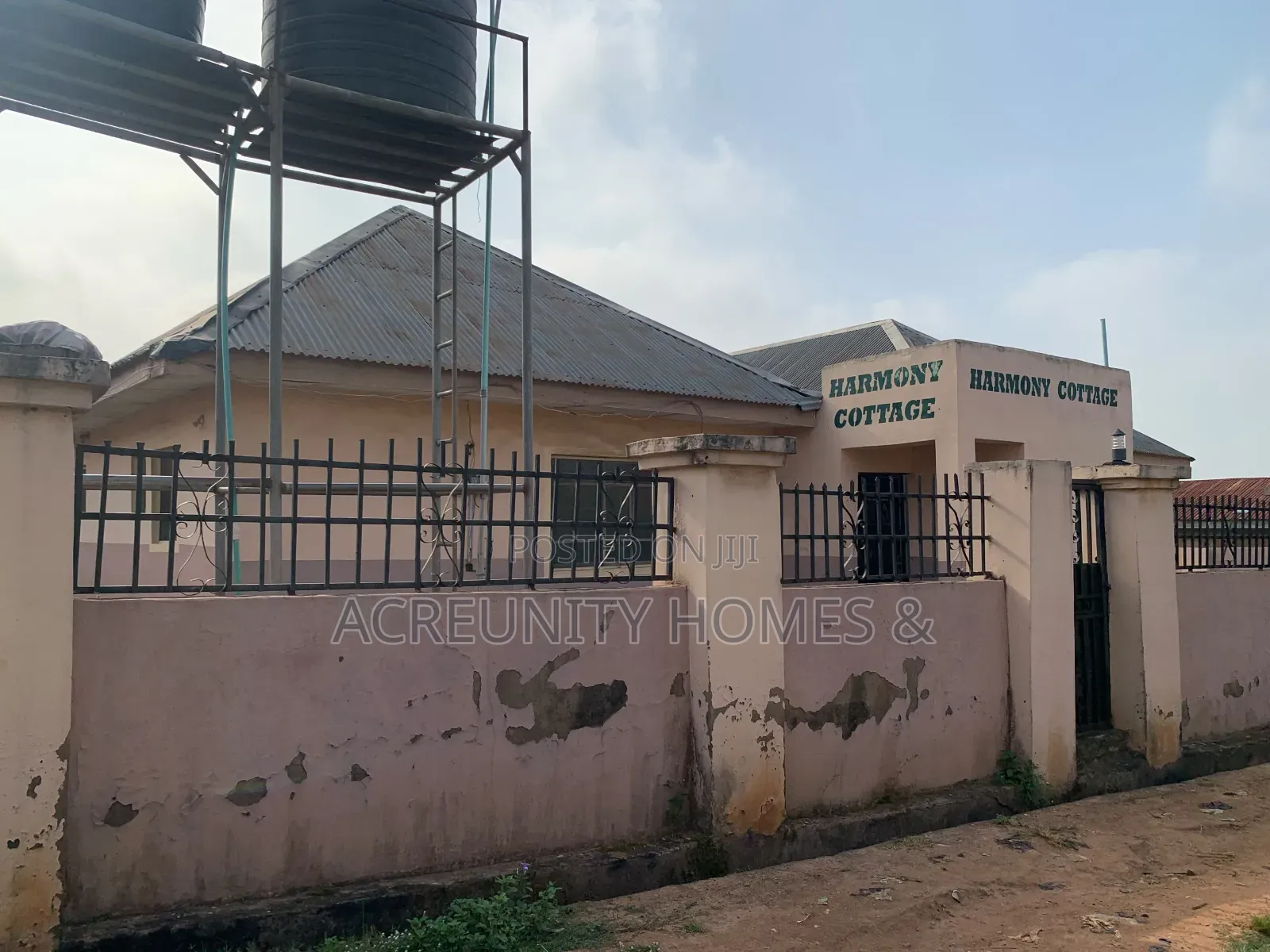 12bdrm Block of Flats in Awotan , Ido Local for sale in Ido