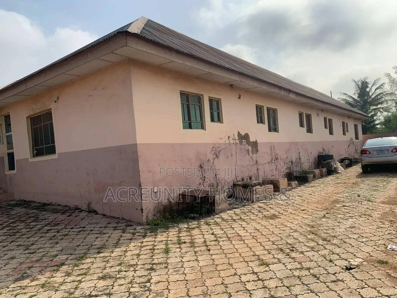 12bdrm Block of Flats in Awotan , Ido Local for sale in Ido