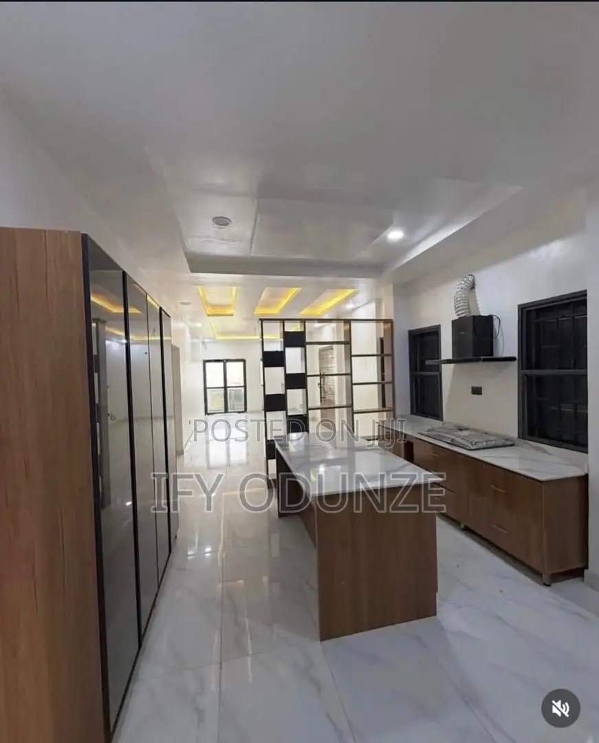 3bdrm Penthouse in Opposite Living, Katampe (Main) for sale in Katampe (Main)
