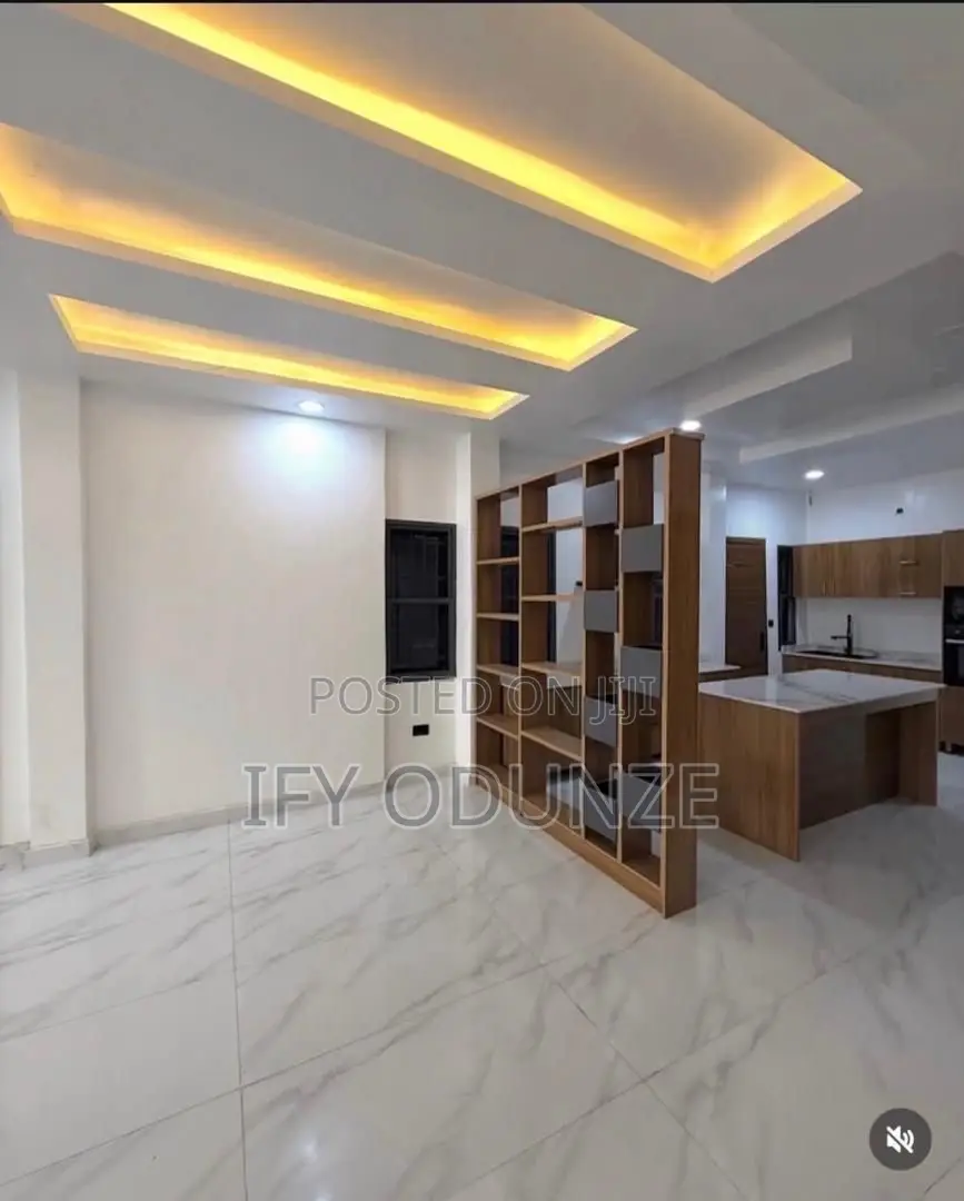 3bdrm Penthouse in Opposite Living, Katampe (Main) for sale in Katampe (Main)
