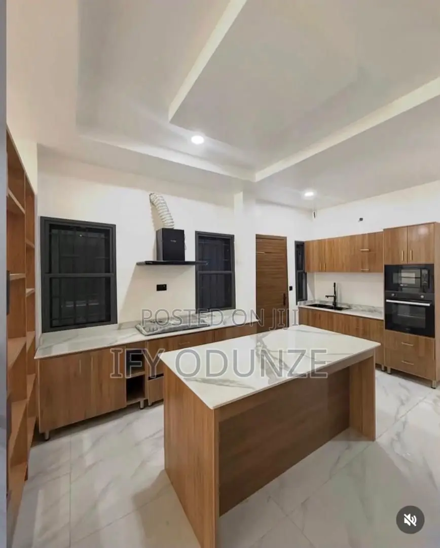3bdrm Penthouse in Opposite Living, Katampe (Main) for sale in Katampe (Main)