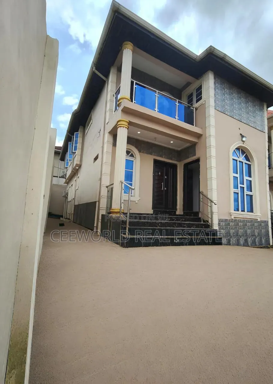4bdrm Duplex in Idi Ape Iwo Road for rent in Iwo Road
